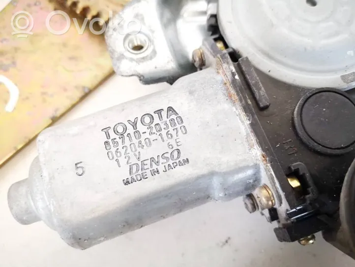 Toyota Corolla Verso E121 Galinis varikliukas langų pakėlėjo 8571020380