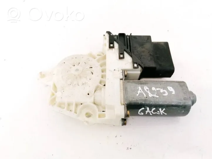 Seat Leon (1M) Rear door window regulator motor 101389101