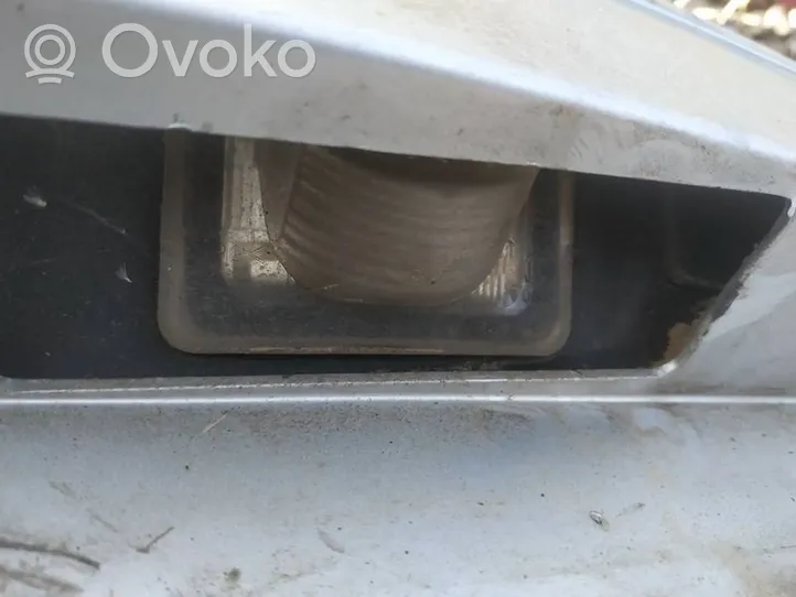 Mazda 5 Lampa oświetlenia tylnej tablicy rejestracyjnej 