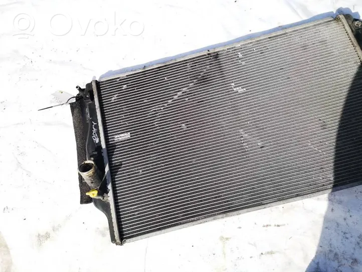 Toyota RAV 4 (XA30) Radiateur de refroidissement 