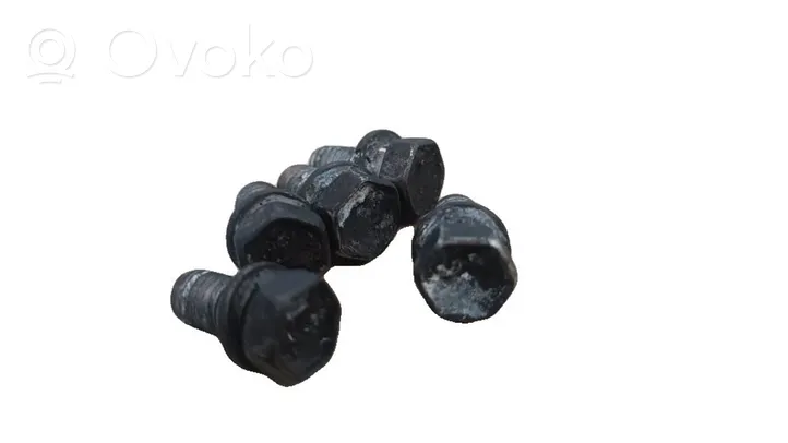Toyota Avensis T250 Nuts/bolts 