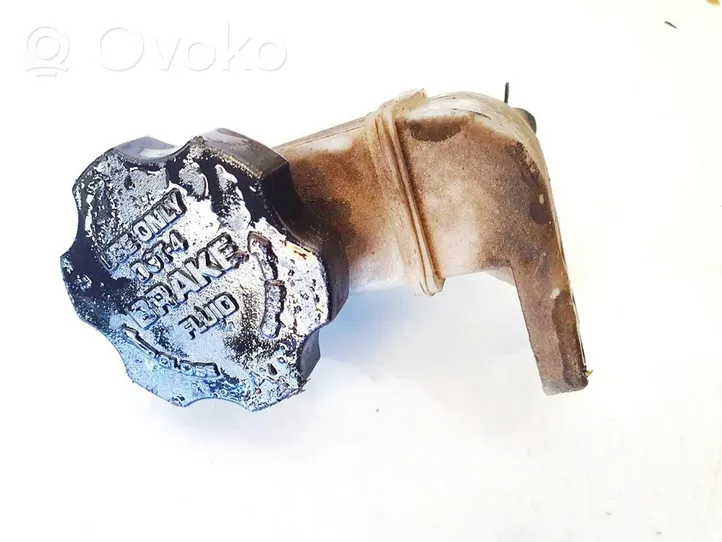 Chevrolet Captiva Brake fluid reservoir 