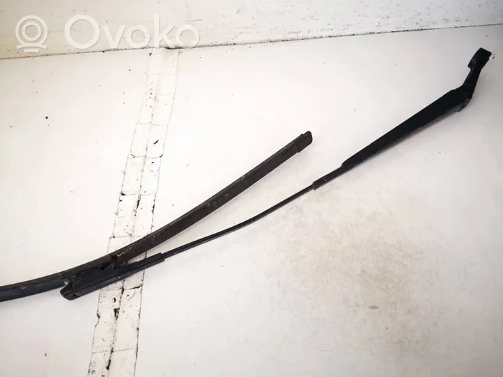 Opel Zafira B Front wiper blade arm 