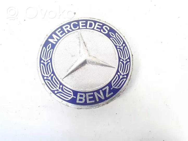 Mercedes-Benz C W204 Rūpnīcas varianta diska centra vāciņš (-i) a1714000125