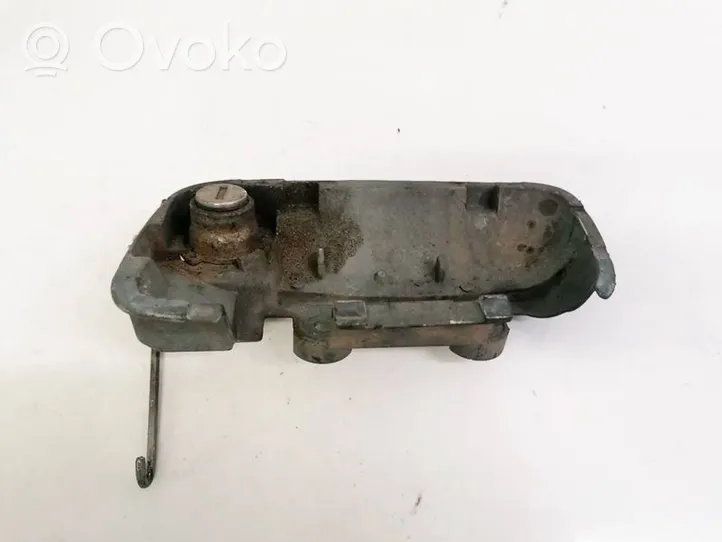 Opel Zafira A Etuoven lukko (kahvan vieressä) 