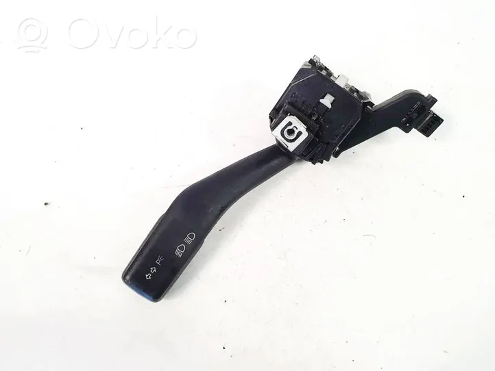 Volkswagen Golf Plus Suuntavilkun vipu 1l0953513