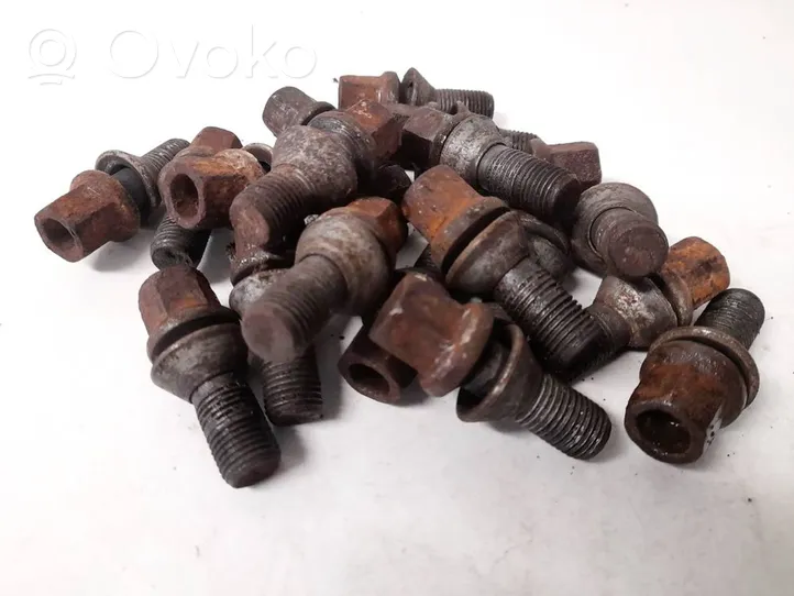 Lancia Phedra Nuts/bolts 