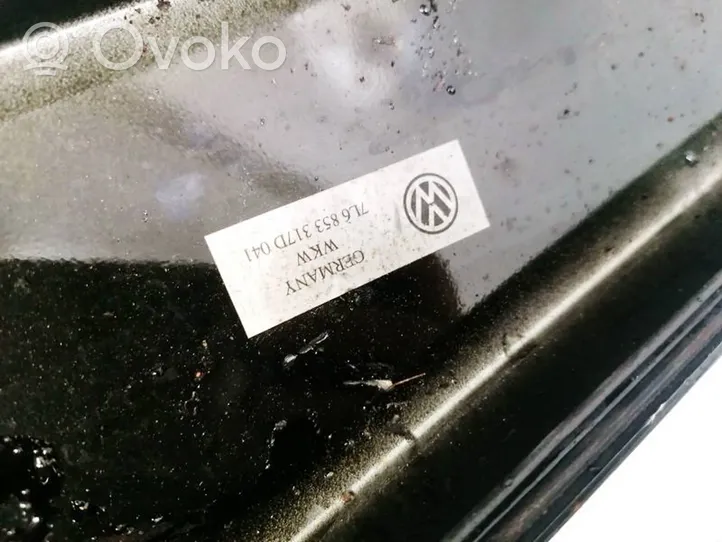 Volkswagen Touareg I Galinių durų stiklo apdaila 7L6853317D