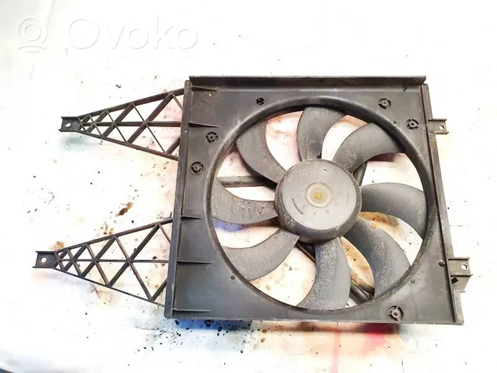 Volkswagen Polo IV 9N3 Convogliatore ventilatore raffreddamento del radiatore 6q0121207l