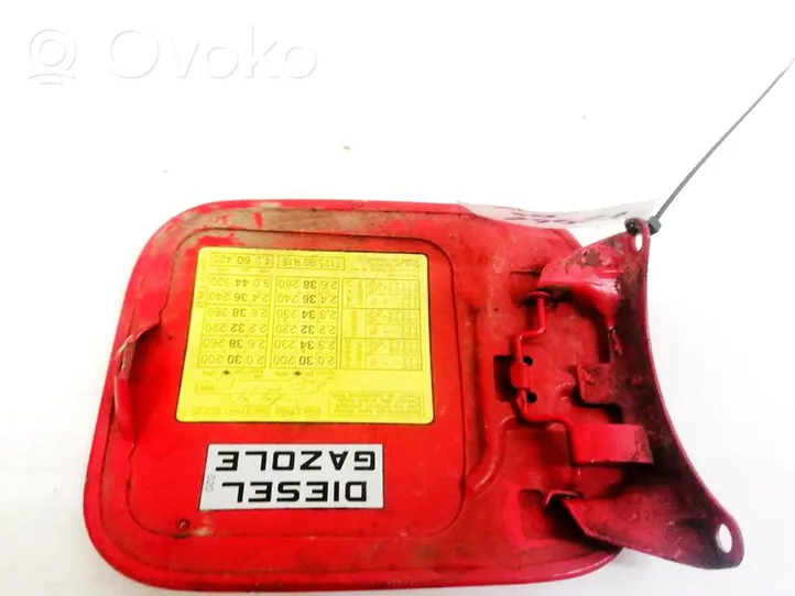 Audi A4 S4 B5 8D Sportello del serbatoio del carburante 8D0010139D