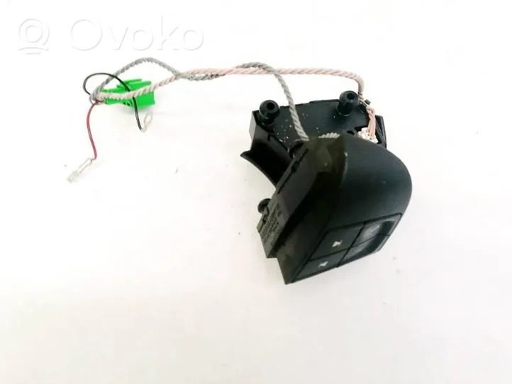 Volvo V50 Steering wheel buttons/switches 8637491