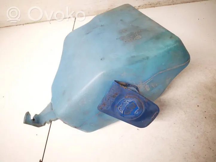 Volkswagen PASSAT B3 Serbatoio/vaschetta liquido lavavetri parabrezza 357955453B