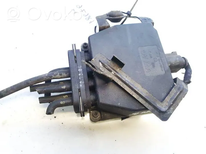 Volkswagen Golf V Turboahtimen magneettiventtiili 6q0131075