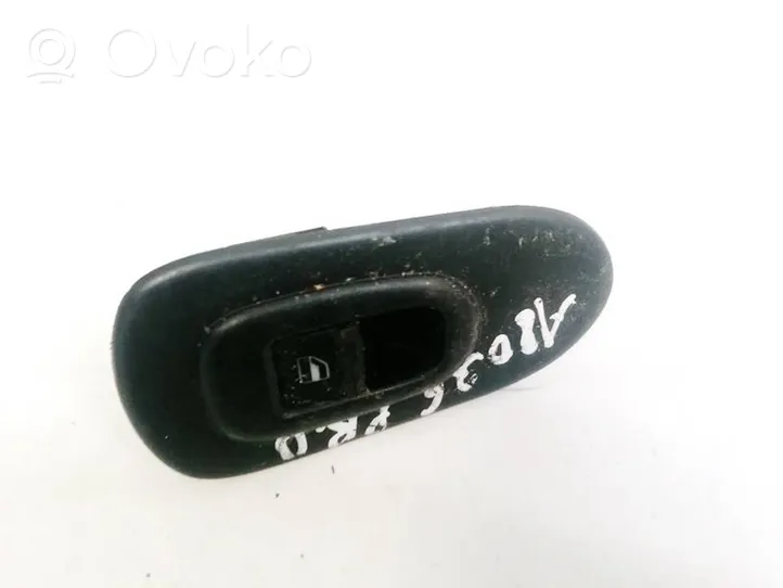 Seat Toledo II (1M) Interruttore di controllo dell’alzacristalli elettrico 1M0867164