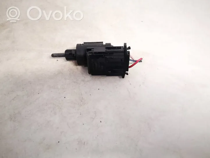 Volkswagen Touran I Interruptor sensor del pedal de freno 3b0945511a