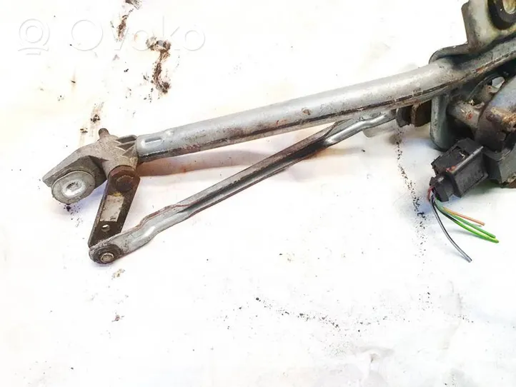 Audi A4 S4 B5 8D Front wiper linkage and motor 