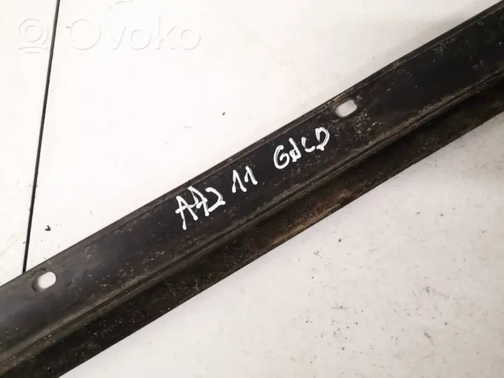 Audi A4 S4 B5 8D Rivestimento modanatura del vetro della portiera posteriore 8d0839478