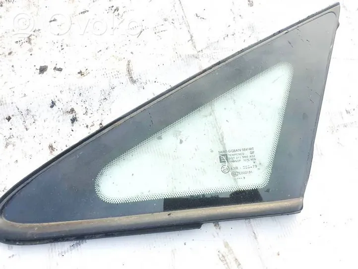 Volkswagen Sharan Front triangle window/glass 