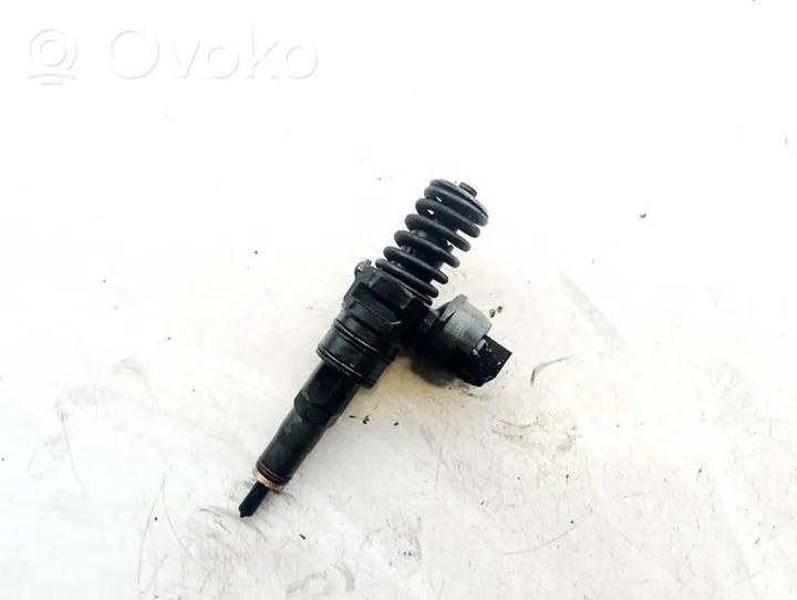 Volkswagen Transporter - Caravelle T5 Injecteur de carburant 038130073b