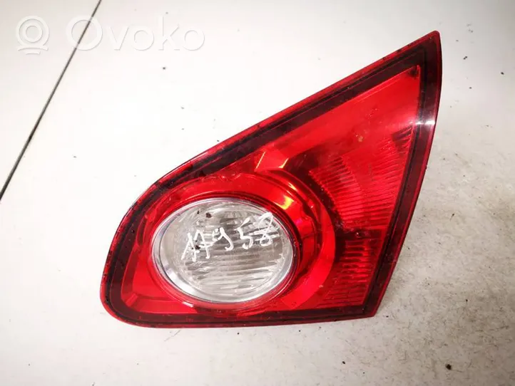 Nissan Qashqai Takaluukun takavalot 89071064