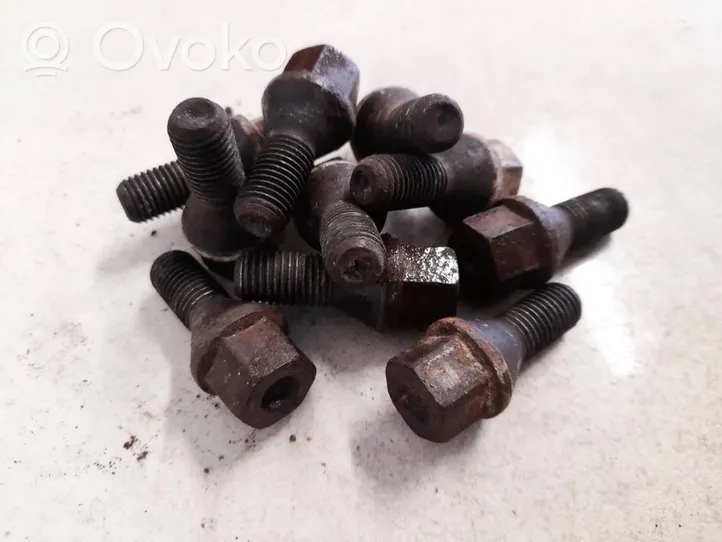 Opel Signum Nuts/bolts 