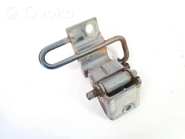 Volkswagen Touareg I Front door upper hinge 7l0833412