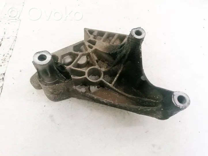 Volkswagen Jetta V Support, suspension du moteur 