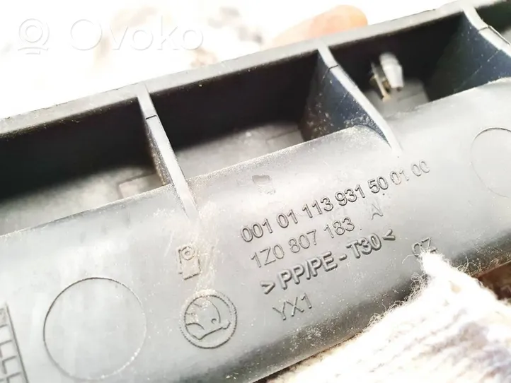 Skoda Octavia Mk2 (1Z) Uchwyt / Mocowanie zderzaka przedniego 1z0807183a