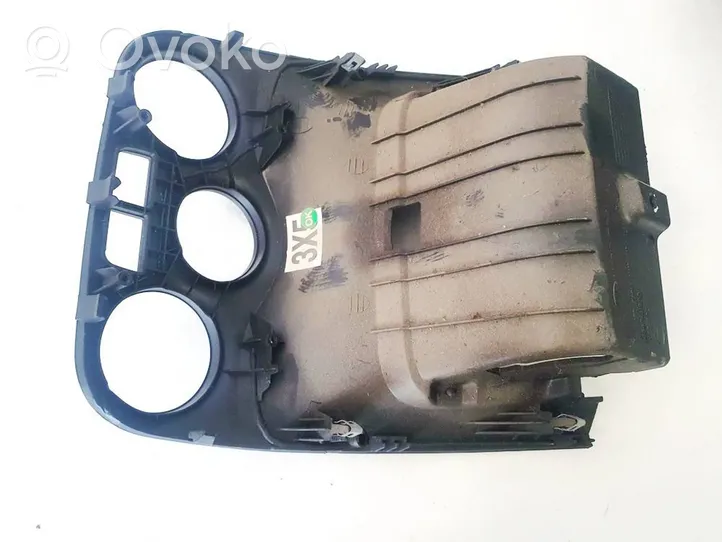 KIA Rio Inne części wnętrza samochodu 1g84741300