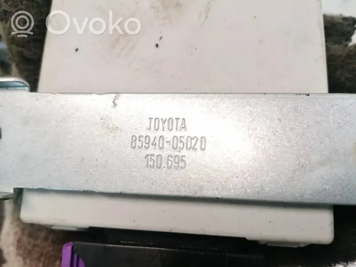 Toyota Avensis T250 Langų valytuvų rėlė 8594005020