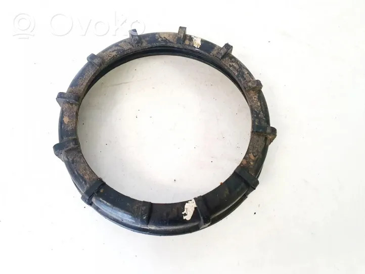 Volkswagen Golf IV Bague de verrouillage pour réservoir de carburant 821201375a