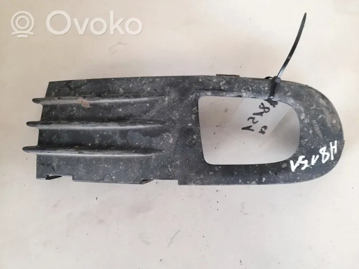 Volvo V50 Kratka dolna zderzaka przedniego 30655885