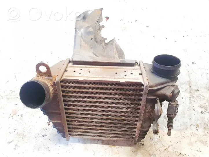 Volkswagen Golf IV Chłodnica powietrza doładowującego / Intercooler 