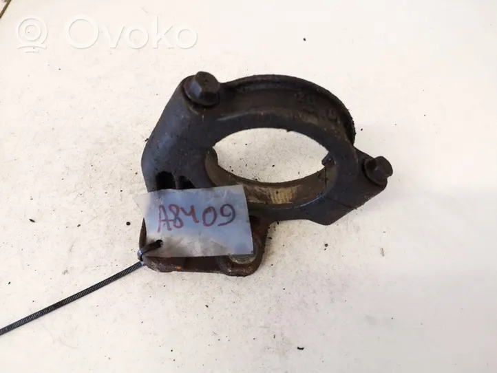 Mitsubishi Carisma Engine mounting bracket 