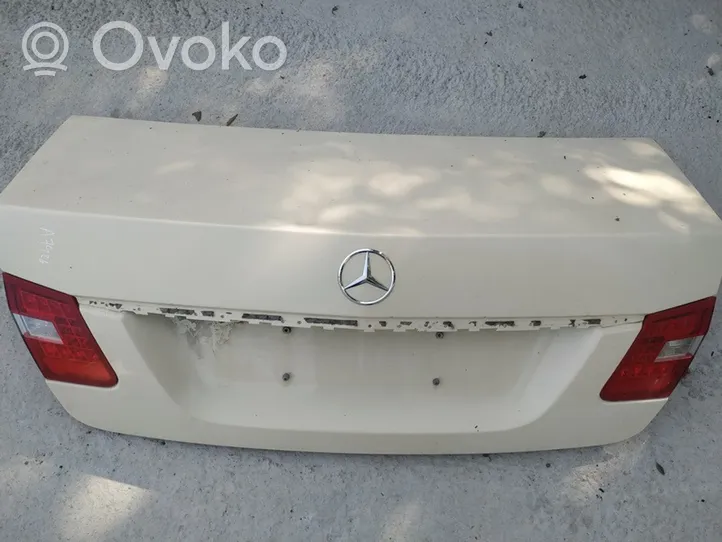 Mercedes-Benz E W212 Heckklappe Kofferraumdeckel geltonas