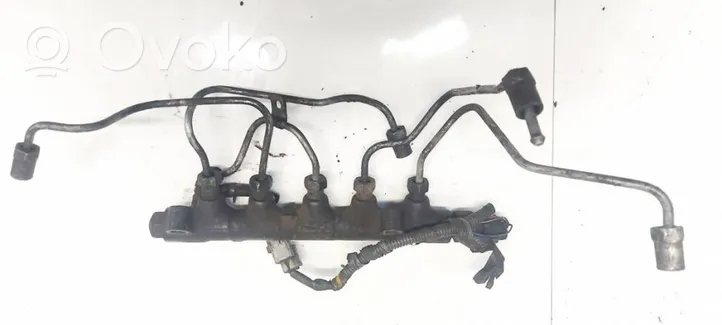 Toyota Avensis T220 Tubo principal de alimentación del combustible 8945820020