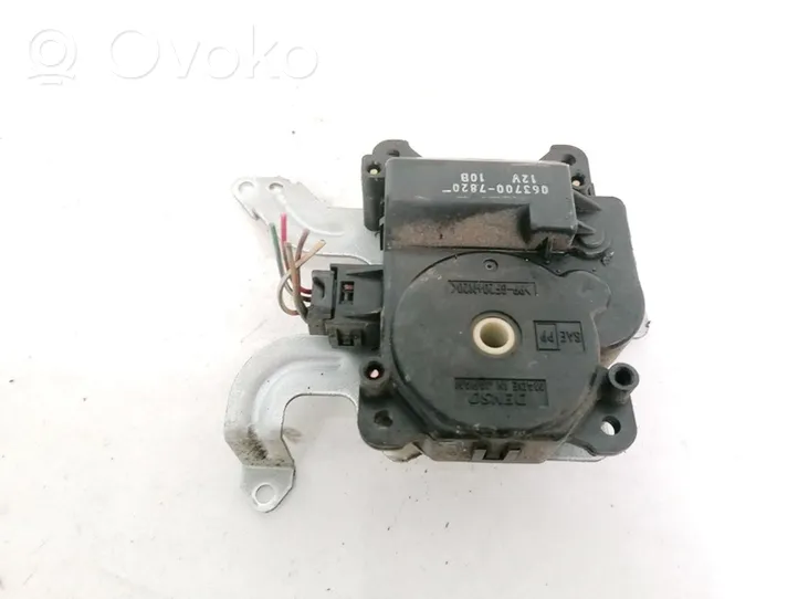 Toyota Avensis T220 Air flap motor/actuator 0637007820