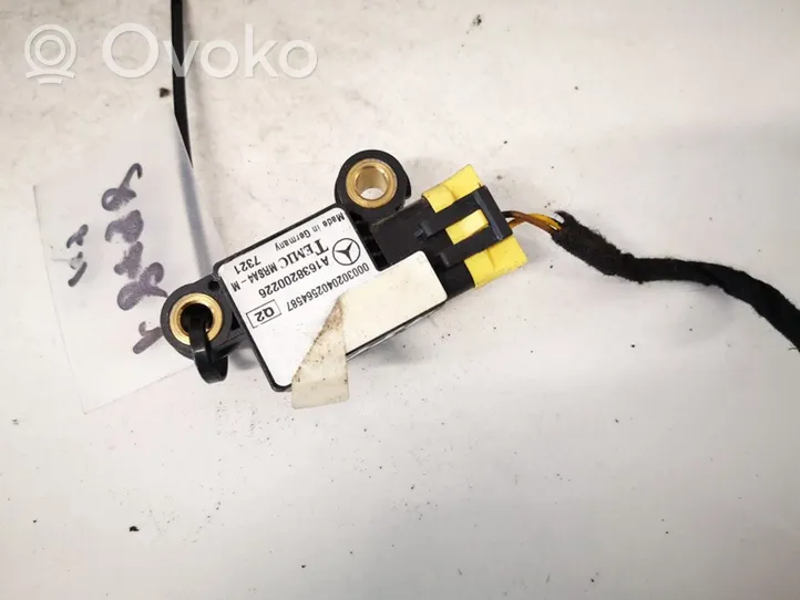 Mercedes-Benz ML W163 Airbagsensor Crashsensor Drucksensor a1638200226