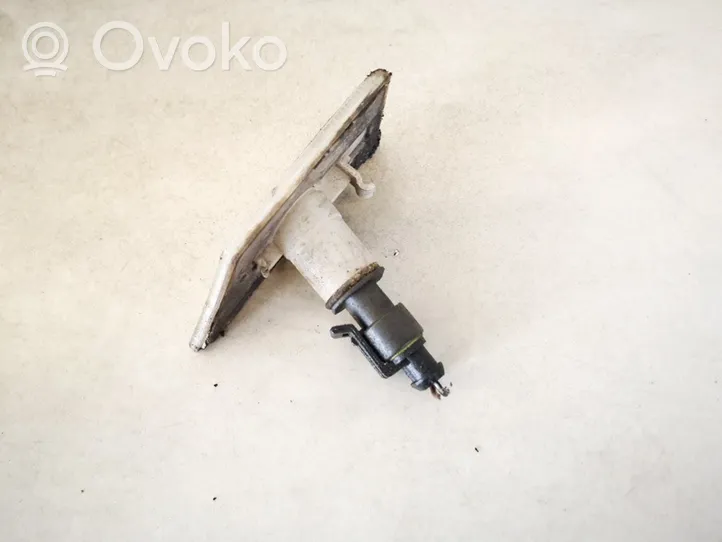 Opel Signum Seitenblinker 13101911