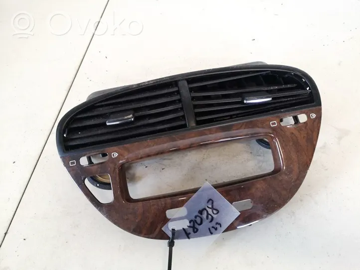 Peugeot 607 Griglia di ventilazione centrale cruscotto 223932