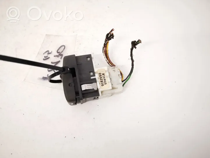 Volvo S70  V70  V70 XC Sunroof switch 9162950