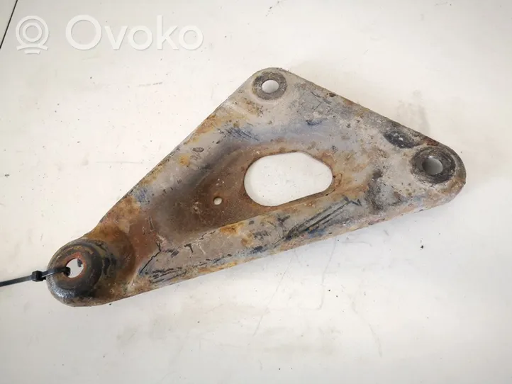 Opel Zafira B Engine mounting bracket 