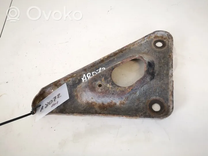 Opel Zafira B Engine mounting bracket 