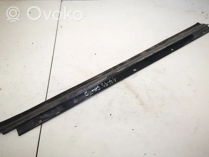 Audi 80 90 S2 B4 Rivestimento modanatura del vetro della portiera posteriore 