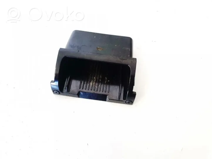 Opel Corsa C Auton tuhkakuppi 563609684