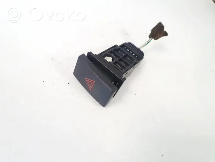 Toyota Avensis T250 Botón interruptor de luz de peligro 157963