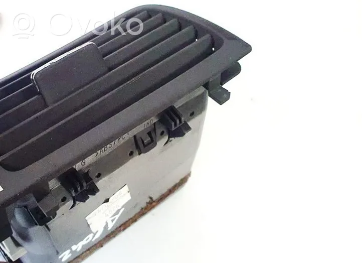 Toyota Avensis T250 Copertura griglia di ventilazione laterale cruscotto 