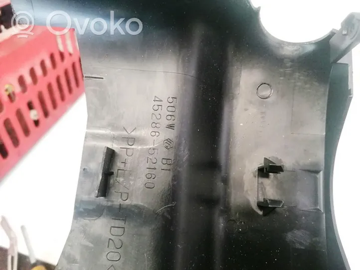 Toyota Verso-S Ohjauspyörän pylvään verhoilu 4528652160