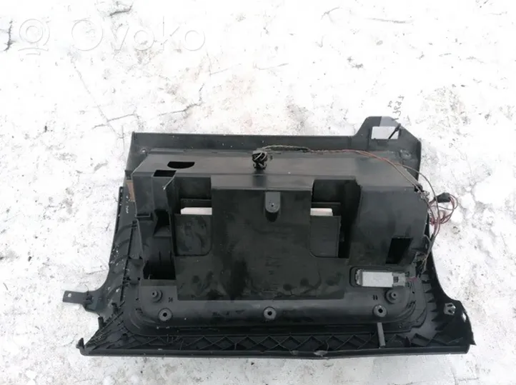 Volkswagen Jetta V Glove box 1K1857290