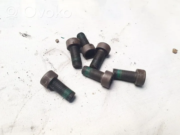 Volkswagen PASSAT B6 Nuts/bolts 